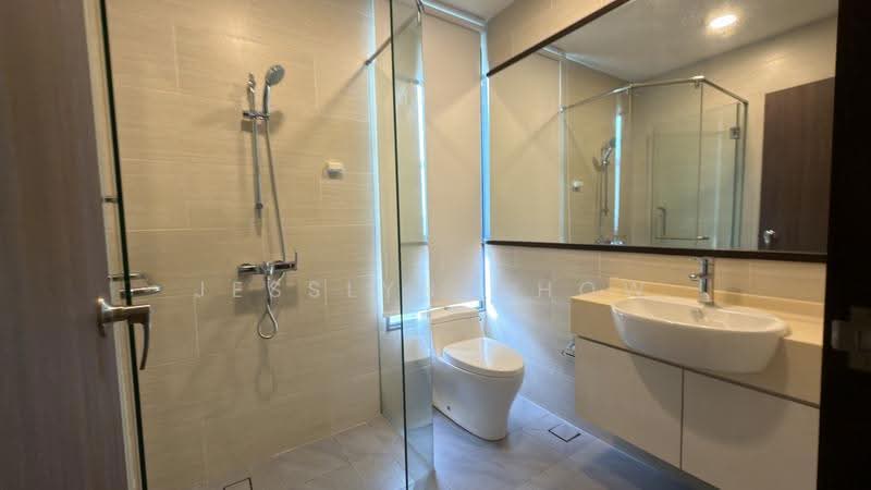 Sembawang Springs Estate, Jalan Salang, Sembawang / Yishun, 5 Bedrooms, 2,586 sqft, Semi-Detached House For Rent, by Jesslyn Chow, 500265945 - Bathroom - PropertyGuru.com.sg