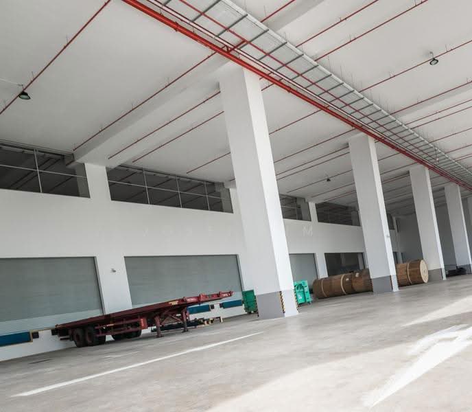 Pioneer Road, Boon Lay / Jurong / Tuas, 148,808 sqft, Warehouse For Rent, by Josef Sim, 500265950 - Loading Bays - CommercialGuru.com.sg