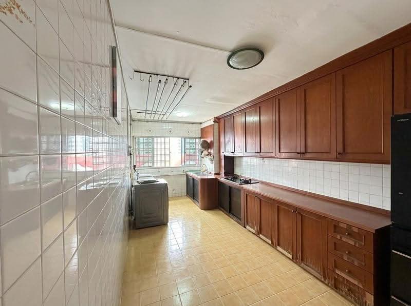304 Jurong East Street 32, 304 Jurong East Street 32, Boon Lay / Jurong / Tuas, 3 Bedrooms, 1,012 sqft, HDB Flat For Sale, by Joel Koh, 500265984 - Kitchen - PropertyGuru.com.sg