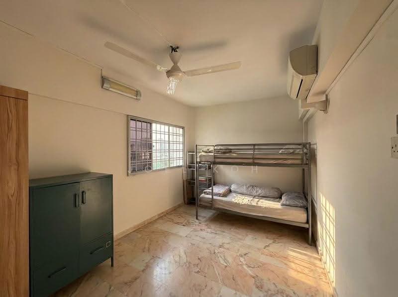 304 Jurong East Street 32, 304 Jurong East Street 32, Boon Lay / Jurong / Tuas, 3 Bedrooms, 1,012 sqft, HDB Flat For Sale, by Joel Koh, 500265984 - Bedroom - PropertyGuru.com.sg