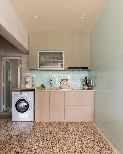Dual-key Walk-up Apartment near Somerset, Orchard / River Valley, 3 Bedrooms, 990 sqft, Walk-up Apartment For Sale, by Kenny Yap, 500265993 - Kitchen - PropertyGuru.com.sg
