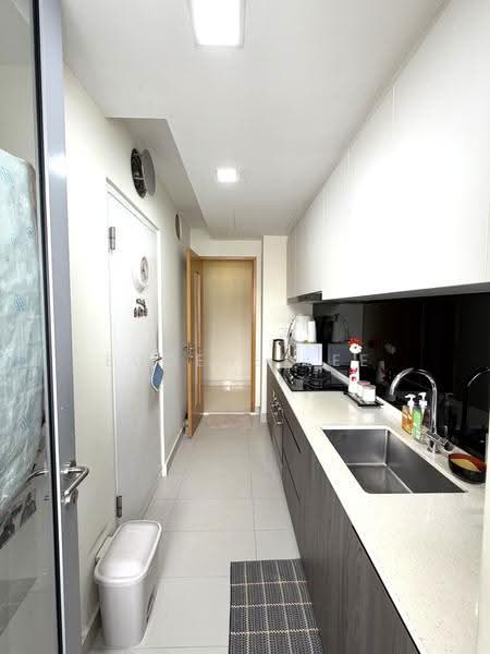 Bluwaters 2, 205 Jalan Loyang Besar, Changi Airport / Changi Village, 3 Bedrooms, 1,109 sqft, Condominium For Sale, by Eugene Lee, 500265999 - Kitchen - PropertyGuru.com.sg