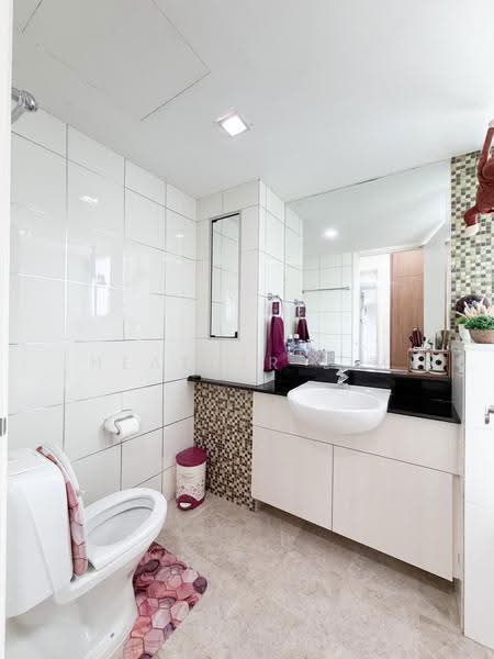 Lilydale, 560 Yishun Ave 6, Sembawang / Yishun, 3 Bedrooms, 1,195 sqft, Condominium For Rent, by HEATHER LIM, 500266015 - Bathroom - PropertyGuru.com.sg