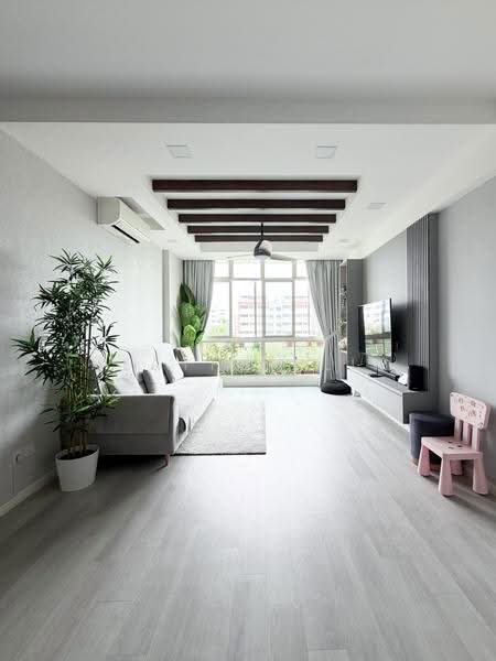Lilydale, 560 Yishun Ave 6, Sembawang / Yishun, 3 Bedrooms, 1,195 sqft, Condominium For Rent, by HEATHER LIM, 500266015 - Living Room - PropertyGuru.com.sg