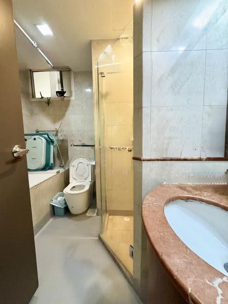 Seletar Springs Condominium, 106 Gerald Drive, Seletar / Yio Chu Kang, 2 Bedrooms, 1,238 sqft, Condominium For Sale, by Joycelyn Poh, 500266016 - Bathroom - PropertyGuru.com.sg