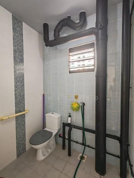 286 Yishun Avenue 6, 286 Yishun Avenue 6, Sembawang / Yishun, 2 Bedrooms, 797 sqft, HDB Flat For Sale, by James Yeo, 500266028 - Bathroom - PropertyGuru.com.sg