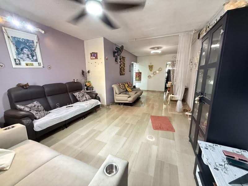 546 Jurong West Street 42, 546 Jurong West Street 42, Boon Lay / Jurong / Tuas, 3 Bedrooms, 1,119 sqft, HDB Flat For Sale, by Shirley Wong, 500266034 - Living Room - PropertyGuru.com.sg