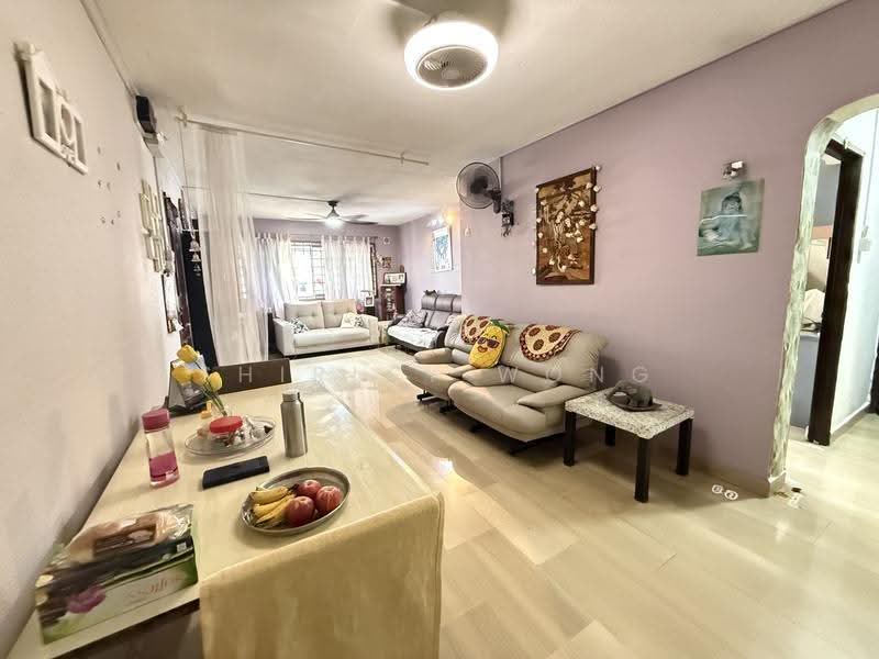 546 Jurong West Street 42, 546 Jurong West Street 42, Boon Lay / Jurong / Tuas, 3 Bedrooms, 1,119 sqft, HDB Flat For Sale, by Shirley Wong, 500266034 - Living Room - PropertyGuru.com.sg