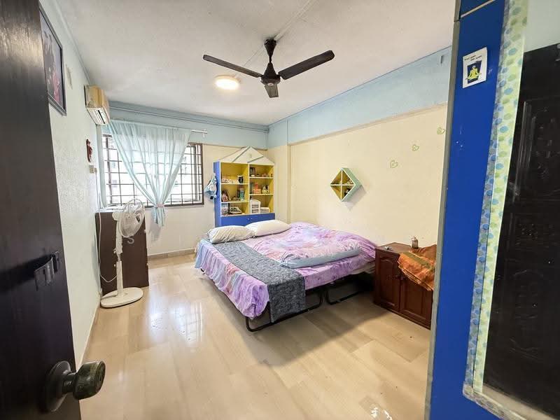 546 Jurong West Street 42, 546 Jurong West Street 42, Boon Lay / Jurong / Tuas, 3 Bedrooms, 1,119 sqft, HDB Flat For Sale, by Shirley Wong, 500266034 - Bedroom - PropertyGuru.com.sg