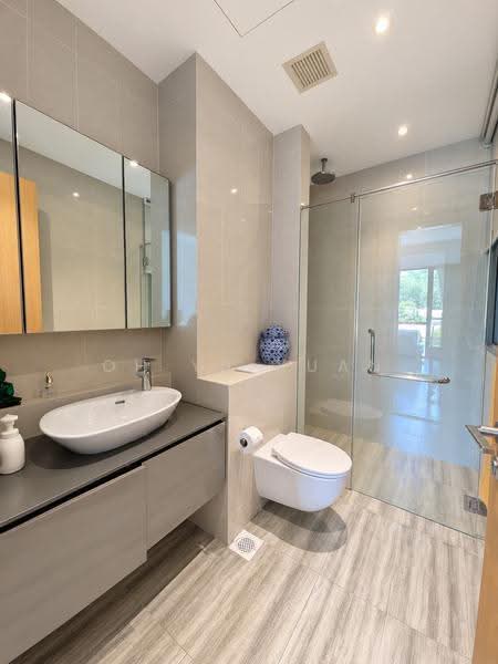 Pollen & Bleu, 15 Farrer Drive, Tanglin / Holland / Bukit Timah, 2 Bedrooms, 1,163 sqft, Condominium For Sale, by Oh Yu Xuan, 500266046 - Bathroom - PropertyGuru.com.sg