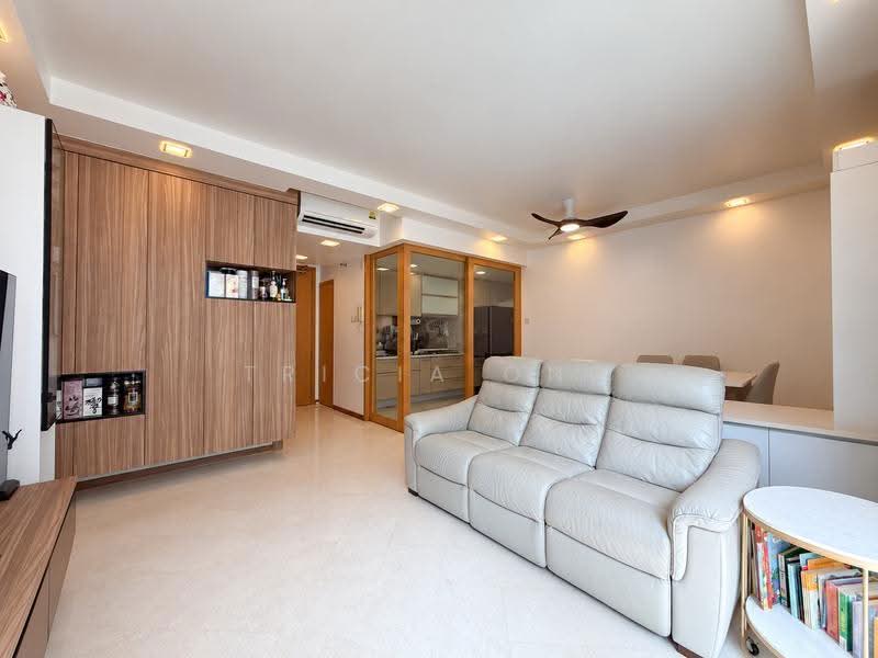 8 @ Mount Sophia, 10 Mount Sophia, Orchard / River Valley, 1 Bedroom, 861 sqft, Condominium For Sale, by Tricia Ong, 500266047 - Living Room - PropertyGuru.com.sg
