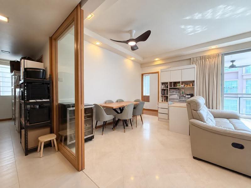 8 @ Mount Sophia, 10 Mount Sophia, Orchard / River Valley, 1 Bedroom, 861 sqft, Condominium For Sale, by Tricia Ong, 500266047 - Living Room - PropertyGuru.com.sg