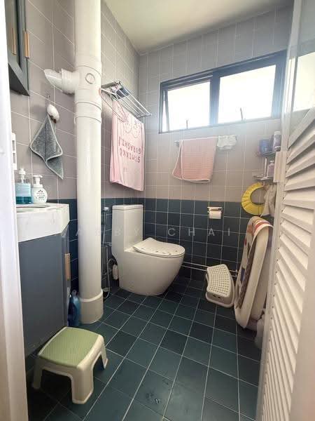 108 Aljunied Crescent, 108 Aljunied Crescent, Eunos / Geylang / Paya Lebar, 3 Bedrooms, 1,001 sqft, HDB Flat For Sale, by Abby Chai, 500266059 - Bathroom - PropertyGuru.com.sg