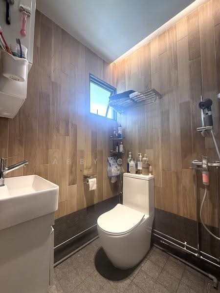 108 Aljunied Crescent, 108 Aljunied Crescent, Eunos / Geylang / Paya Lebar, 3 Bedrooms, 1,001 sqft, HDB Flat For Sale, by Abby Chai, 500266059 - Bathroom - PropertyGuru.com.sg
