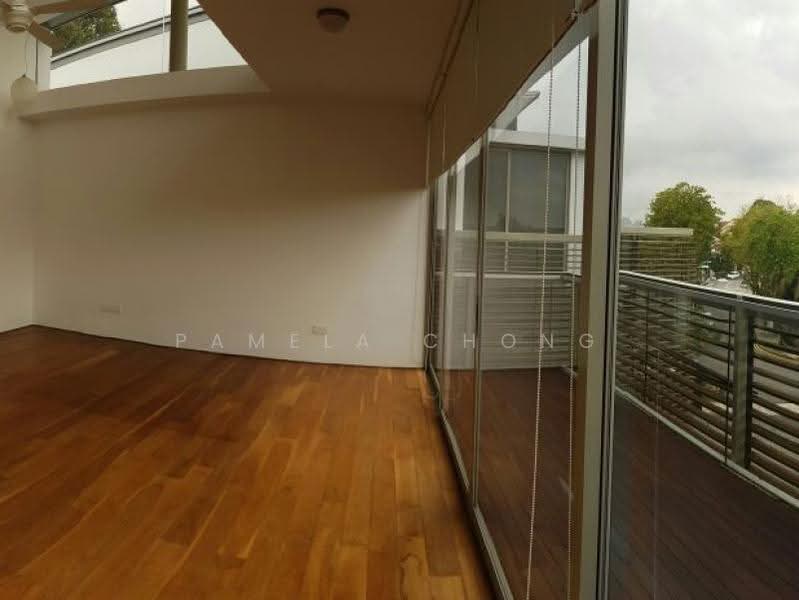 RARE ! CLUSTER DETACHED @ VANDA, CALL PAM 90228600, VANDA CRESCENT, VANDA AVE, LINDEN DRIVE, JLN NAGA SARI, Newton / Novena, 5 Bedrooms, 5,000 sqft, Bungalow House For Sale, by Pamela Chong, 500266065 - Balcony - PropertyGuru.com.sg