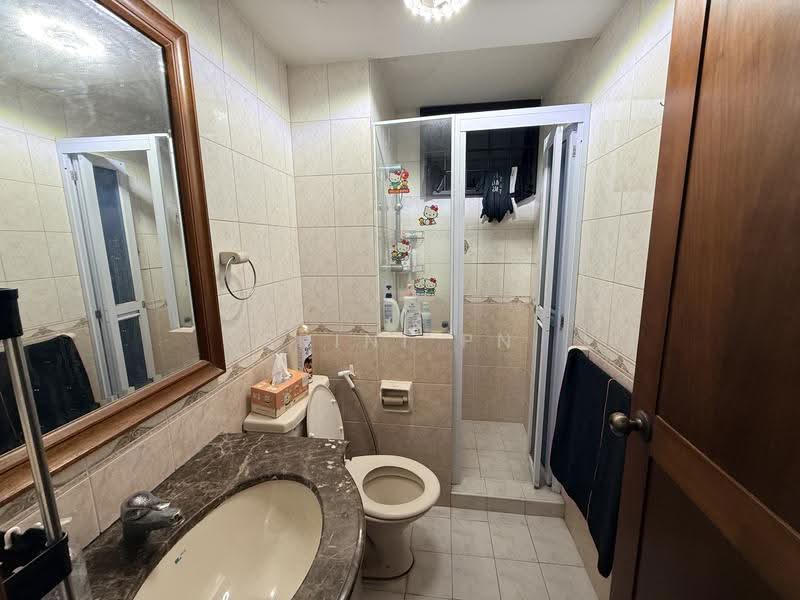 Simei Green Condominium, 5 Simei Street 4, Pasir Ris / Tampines, 3 Bedrooms, 969 sqft, Condominium For Sale, by Srini PN, 500266067 - Bathroom - PropertyGuru.com.sg
