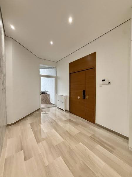 Honolulu Tower, 341 Bukit Timah Road, Tanglin / Holland / Bukit Timah, 4 Bedrooms, 5,823 sqft, Apartment For Sale, by Lynn Er, 500266069 - Entrance - PropertyGuru.com.sg
