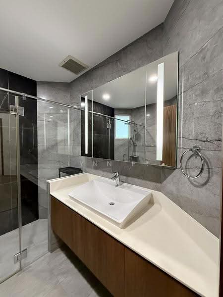 Honolulu Tower, 341 Bukit Timah Road, Tanglin / Holland / Bukit Timah, 4 Bedrooms, 5,823 sqft, Apartment For Sale, by Lynn Er, 500266069 - Bathroom - PropertyGuru.com.sg