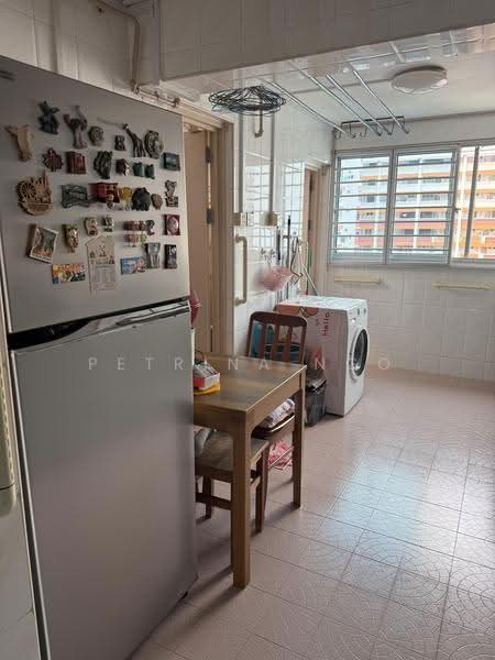 8 Holland Avenue, 8 Holland Avenue, Tanglin / Holland / Bukit Timah, 2 Bedrooms, 721 sqft, HDB Flat For Sale, by Petrina Ngo, 500266080 - Kitchen - PropertyGuru.com.sg