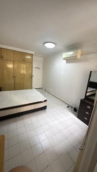 212 Tampines Street 23, 212 Tampines Street 23, Pasir Ris / Tampines, Room Rental, 150 sqft, HDB Flat For Rent, by Vernie Lee, 500266083 - Bedroom - PropertyGuru.com.sg