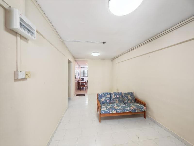 134 Bedok North Street 2, 134 Bedok North Street 2, Bedok / Upper East Coast, 2 Bedrooms, 721 sqft, HDB Flat For Sale, by Jonathan Mak, 500266091 - Living Room - PropertyGuru.com.sg