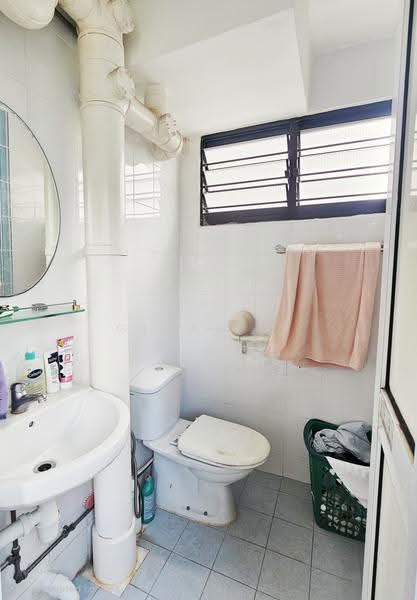 155 Ang Mo Kio Avenue 4, 155 Ang Mo Kio Avenue 4, Ang Mo Kio / Bishan / Thomson, 2 Bedrooms, 732 sqft, HDB Flat For Sale, by Gina Lee, 500266096 - Bathroom - PropertyGuru.com.sg
