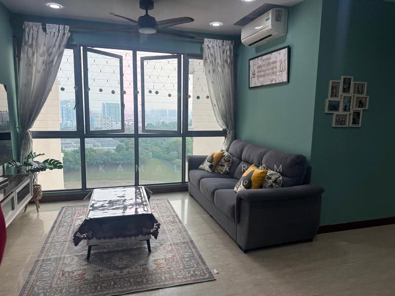 The Madeira, 56 Bukit Batok Street 31, Dairy Farm / Bukit Panjang / Choa Chu Kang, 3 Bedrooms, 1,055 sqft, Condominium For Sale, by Kamal Karim, 500266097 - Living Room - PropertyGuru.com.sg