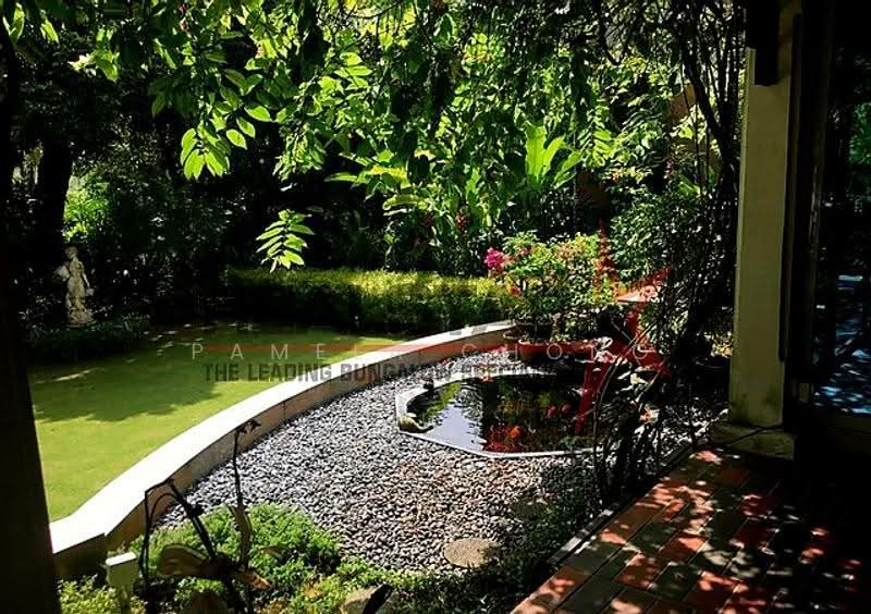 $21XX PSF! CHARMING DETACHED IN GCBA (顶级优质洋房) PAM 90228600, JLN KAMPONG CHANTEK, SWISS CLUB, BINJAI PARK, Clementi Park / Upper Bukit Timah, 5 Bedrooms, 4,500 sqft, Bungalow House For Sale, by Pamela Chong, 500266099 - Garden - PropertyGuru.com.sg