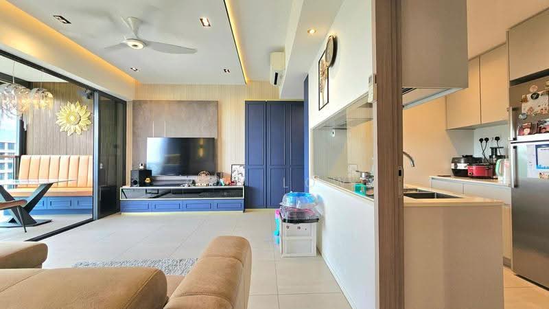 INTEGRATED (MRT, BUS, MALL) Undervalued 3bed 3bath 1study Condo - Woodleigh, Serangoon, CBD, Raffles, Macpherson / Potong Pasir, 3 Bedrooms, 1,076 sqft, Condominium For Sale, by Roy Low, 500266109 - Living Room - PropertyGuru.com.sg