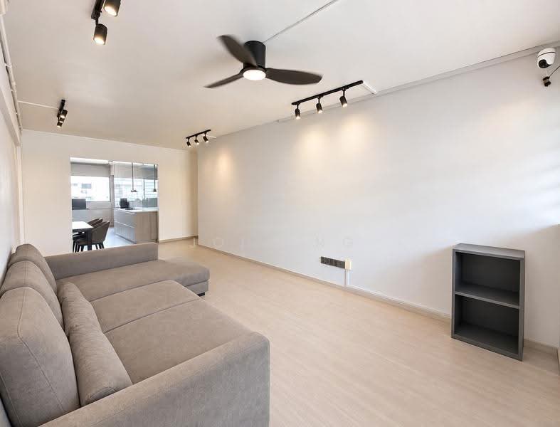 157 Yishun Street 11, 157 Yishun Street 11, Sembawang / Yishun, 3 Bedrooms, 1,001 sqft, HDB Flat For Sale, by John Ng, 500266110 - Living Room - PropertyGuru.com.sg