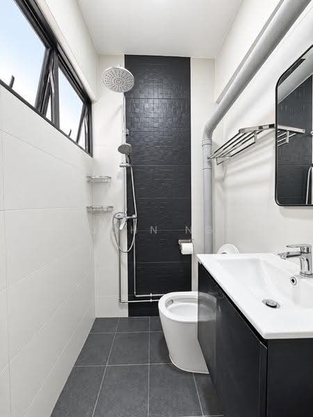 157 Yishun Street 11, 157 Yishun Street 11, Sembawang / Yishun, 3 Bedrooms, 1,001 sqft, HDB Flat For Sale, by John Ng, 500266110 - Bathroom - PropertyGuru.com.sg
