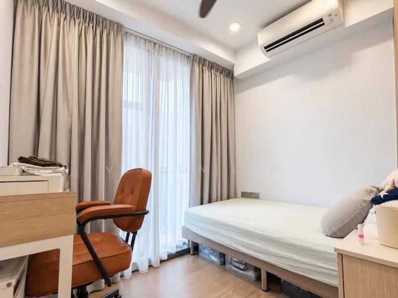 Penrose, 26 Sims Drive, Eunos / Geylang / Paya Lebar, 3 Bedrooms, 1,184 sqft, Condominium For Sale, by Vernon Low, 500266115 - PropertyGuru.com.sg