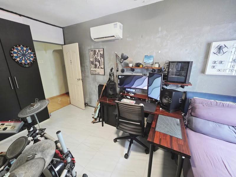 331 Jurong East Avenue 1, 331 Jurong East Avenue 1, Boon Lay / Jurong / Tuas, 4 Bedrooms, 1,410 sqft, HDB Flat For Sale, by Rozi Faith Naser, 500266118 - Bedroom 3 - PropertyGuru.com.sg