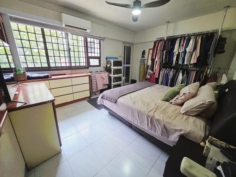 331 Jurong East Avenue 1, 331 Jurong East Avenue 1, Boon Lay / Jurong / Tuas, 4 Bedrooms, 1,410 sqft, HDB Flat For Sale, by Rozi Faith Naser, 500266118 - Master Bedroom - PropertyGuru.com.sg
