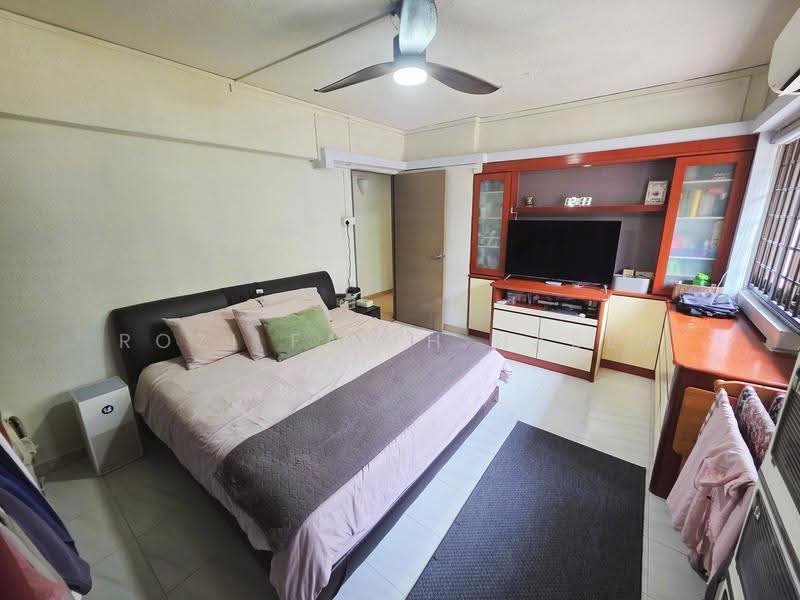 331 Jurong East Avenue 1, 331 Jurong East Avenue 1, Boon Lay / Jurong / Tuas, 4 Bedrooms, 1,410 sqft, HDB Flat For Sale, by Rozi Faith Naser, 500266118 - Master Bedroom - PropertyGuru.com.sg