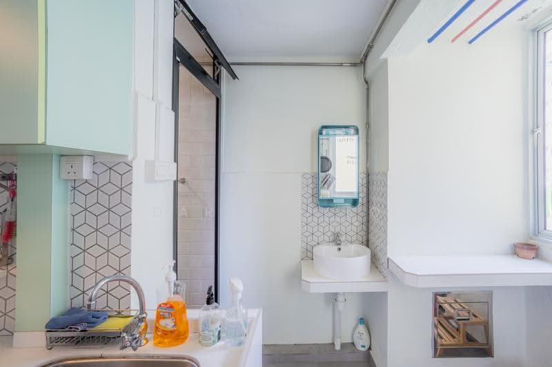 81 Commonwealth Close, 81 Commonwealth Close, Alexandra / Commonwealth, 1 Bedroom, 495 sqft, HDB Flat For Rent, by Darrel Yeo, 500266147 - Bathroom - PropertyGuru.com.sg