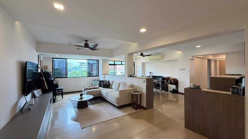 940 Hougang Street 92, 940 Hougang Street 92, Hougang / Punggol / Sengkang, 3 Bedrooms, 1,528 sqft, HDB Flat For Sale, by Dennis Lim, 500266157 - Living Room - PropertyGuru.com.sg