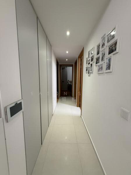 Twin VEW, 93 West Coast Vale, Buona Vista / West Coast / Clementi New Town, 3 Bedrooms, 1,066 sqft, Condominium For Sale, by Eason Sim 沈绍彬, 500266161 - Corridor - PropertyGuru.com.sg