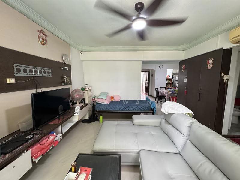 656B Jurong West Street 61, 656B Jurong West Street 61, Boon Lay / Jurong / Tuas, 3 Bedrooms, 1,194 sqft, HDB Flat For Sale, by Mark Wang, 500266162 - Living Room - PropertyGuru.com.sg
