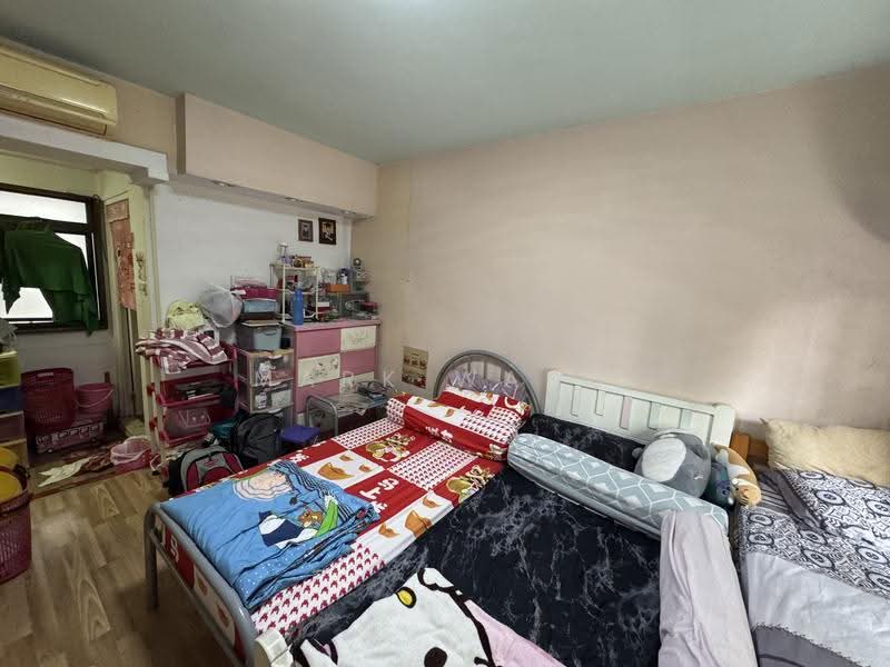 656B Jurong West Street 61, 656B Jurong West Street 61, Boon Lay / Jurong / Tuas, 3 Bedrooms, 1,194 sqft, HDB Flat For Sale, by Mark Wang, 500266162 - Bedroom - PropertyGuru.com.sg