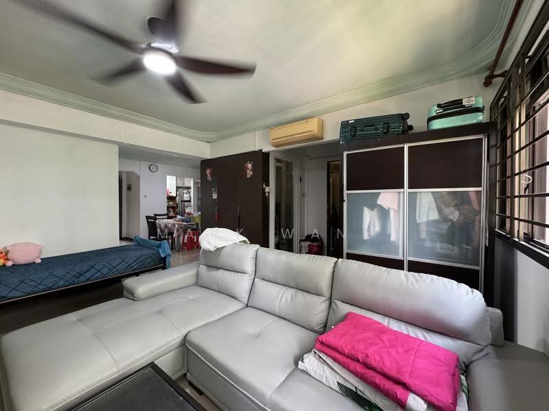 656B Jurong West Street 61, 656B Jurong West Street 61, Boon Lay / Jurong / Tuas, 3 Bedrooms, 1,194 sqft, HDB Flat For Sale, by Mark Wang, 500266162 - Living Room - PropertyGuru.com.sg