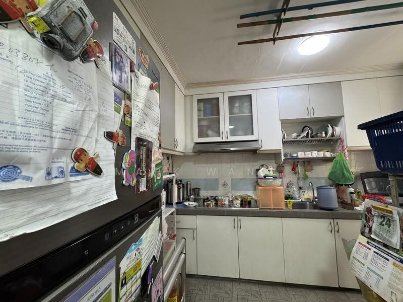 656B Jurong West Street 61, 656B Jurong West Street 61, Boon Lay / Jurong / Tuas, 3 Bedrooms, 1,194 sqft, HDB Flat For Sale, by Mark Wang, 500266162 - Kitchen - PropertyGuru.com.sg