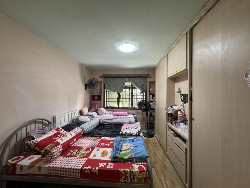 656B Jurong West Street 61, 656B Jurong West Street 61, Boon Lay / Jurong / Tuas, 3 Bedrooms, 1,194 sqft, HDB Flat For Sale, by Mark Wang, 500266162 - Bedroom - PropertyGuru.com.sg