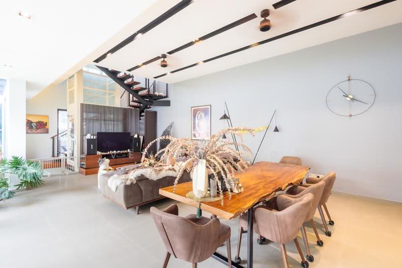 Wak Hassan Drive, Wak Hassan Drive, Inggu Road, Penaga Place, Kerong Lane, Sembawang / Yishun, 4 Bedrooms, 7,442 sqft, Semi-Detached House For Sale, by Vevien Ong, 500266164 - Living Room - PropertyGuru.com.sg