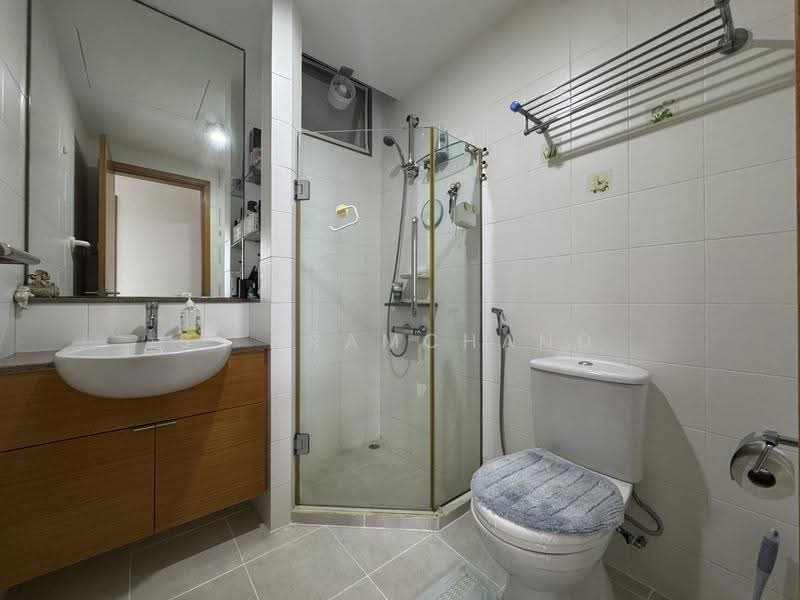 The Waterina, 59 Lorong 40 Geylang, Eunos / Geylang / Paya Lebar, 2 Bedrooms, 1,130 sqft, Condominium For Rent, by S. Pramchand, 500266166 - Bathroom - PropertyGuru.com.sg
