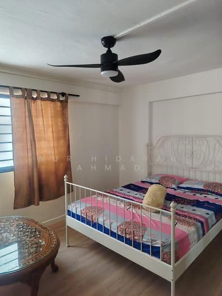 423 Tampines Street 41, 423 Tampines Street 41, Pasir Ris / Tampines, Room Rental, 300 sqft, HDB Flat For Rent, by Nur Hidayah Ahmad, 500266173 - Bedroom - PropertyGuru.com.sg