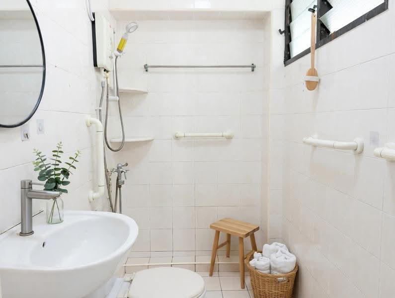 160 Jalan Teck Whye, 160 Jalan Teck Whye, Dairy Farm / Bukit Panjang / Choa Chu Kang, 3 Bedrooms, 1,087 sqft, HDB Flat For Sale, by Darrel Yeo, 500266176 - Bathroom - PropertyGuru.com.sg
