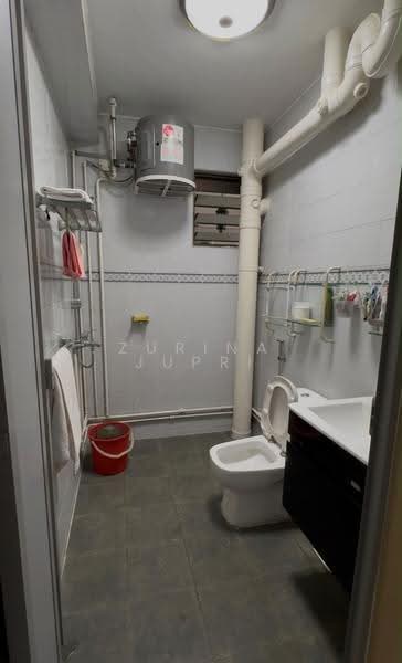 678 Choa Chu Kang Crescent, 678 Choa Chu Kang Crescent, Dairy Farm / Bukit Panjang / Choa Chu Kang, Room Rental, 100 sqft, HDB Flat For Rent, by Zurina Jupri, 500266184 - Bathroom - PropertyGuru.com.sg