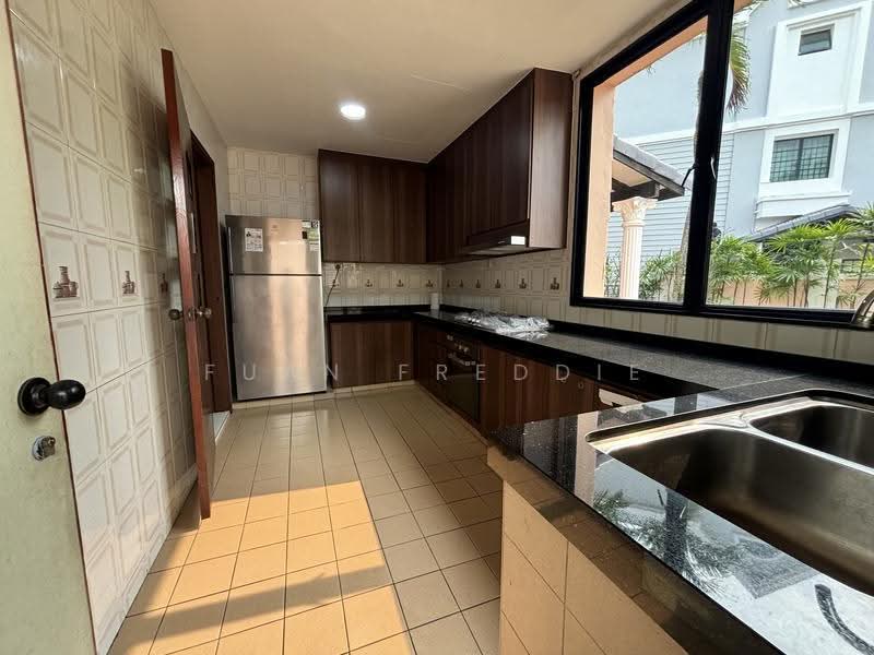 3 Storey Corner Terrace For Rent @ Highgate Crescent Old Toh Tuck Rd, Highgate crescent, Clementi Park / Upper Bukit Timah, 6 Bedrooms, 3,154 sqft, Corner Terrace For Rent, by Fuan Freddie, 500266185 - PropertyGuru.com.sg