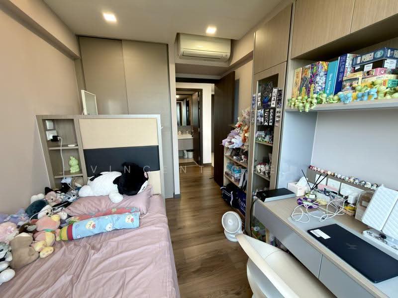 Lake Grande, 2 Jurong Lake Link, Boon Lay / Jurong / Tuas, 3 Bedrooms, 926 sqft, Condominium For Sale, by Vincent Chen, 500266187 - Bedroom - PropertyGuru.com.sg